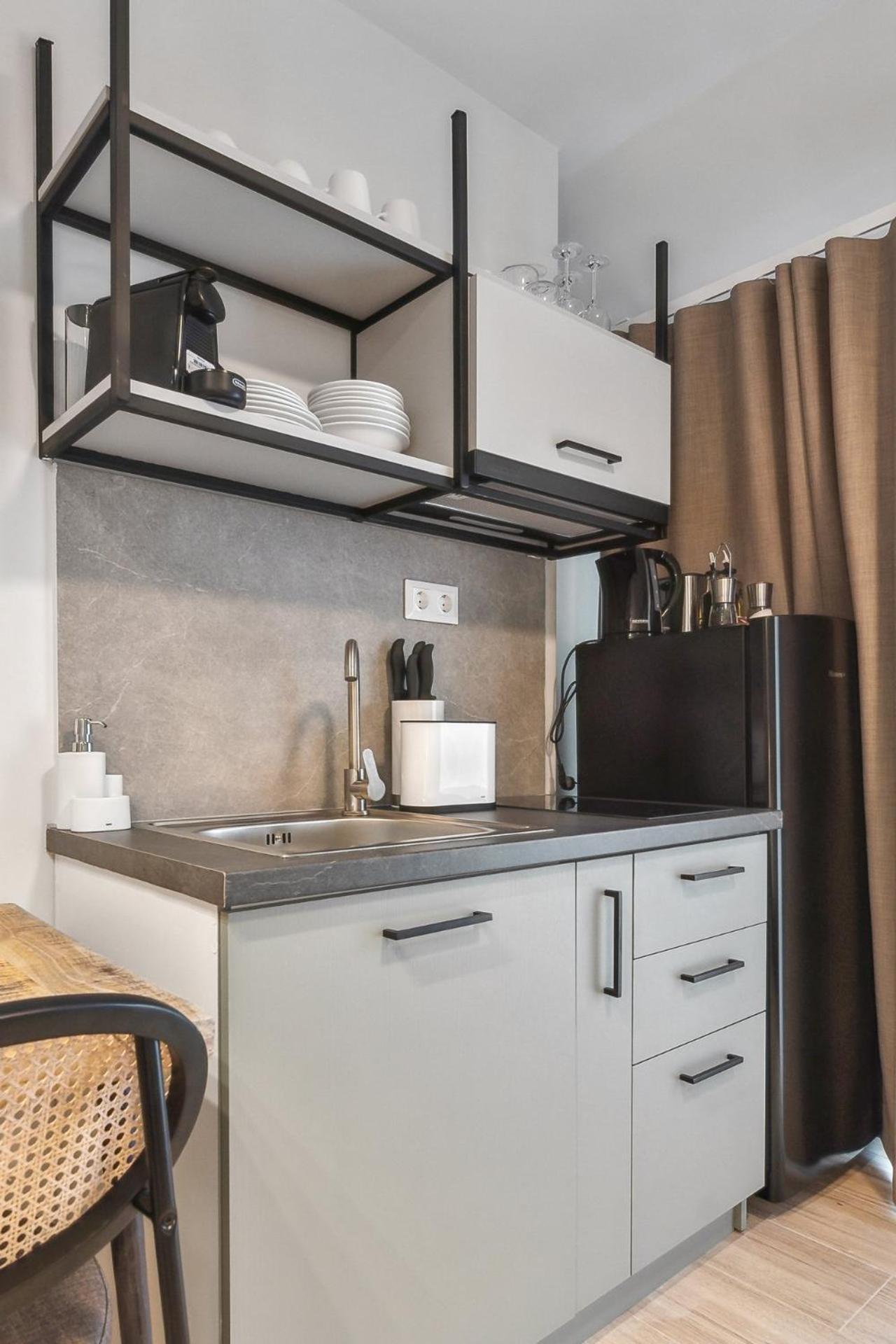 Limehome Athens Solonos City Center Buitenkant foto