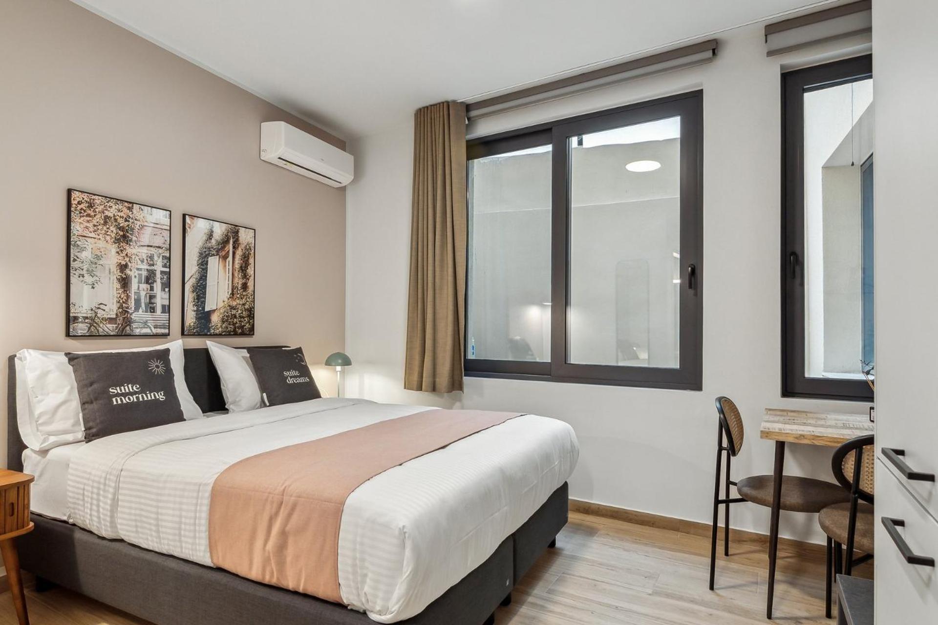 Limehome Athens Solonos City Center Buitenkant foto