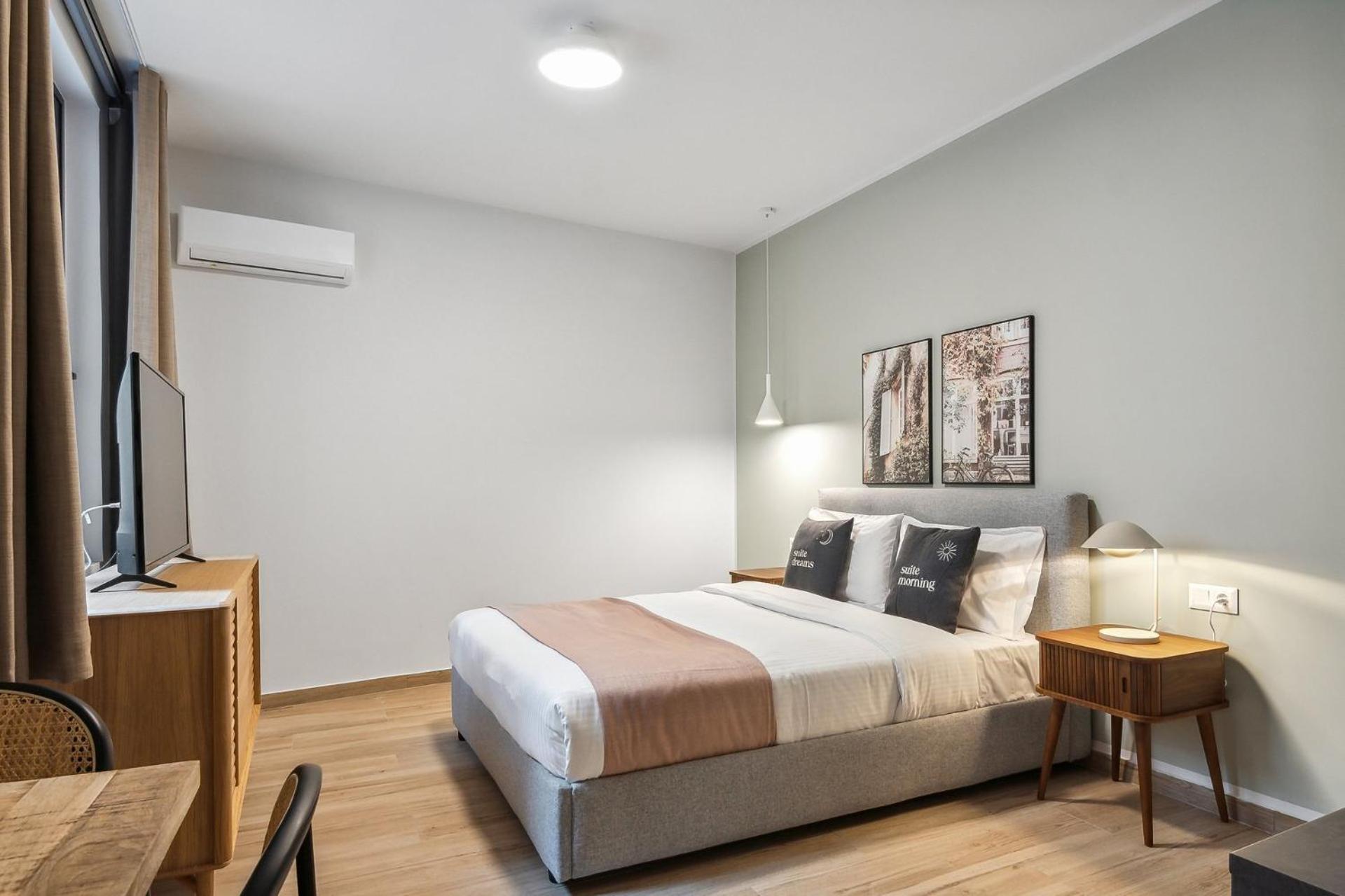 Limehome Athens Solonos City Center Buitenkant foto