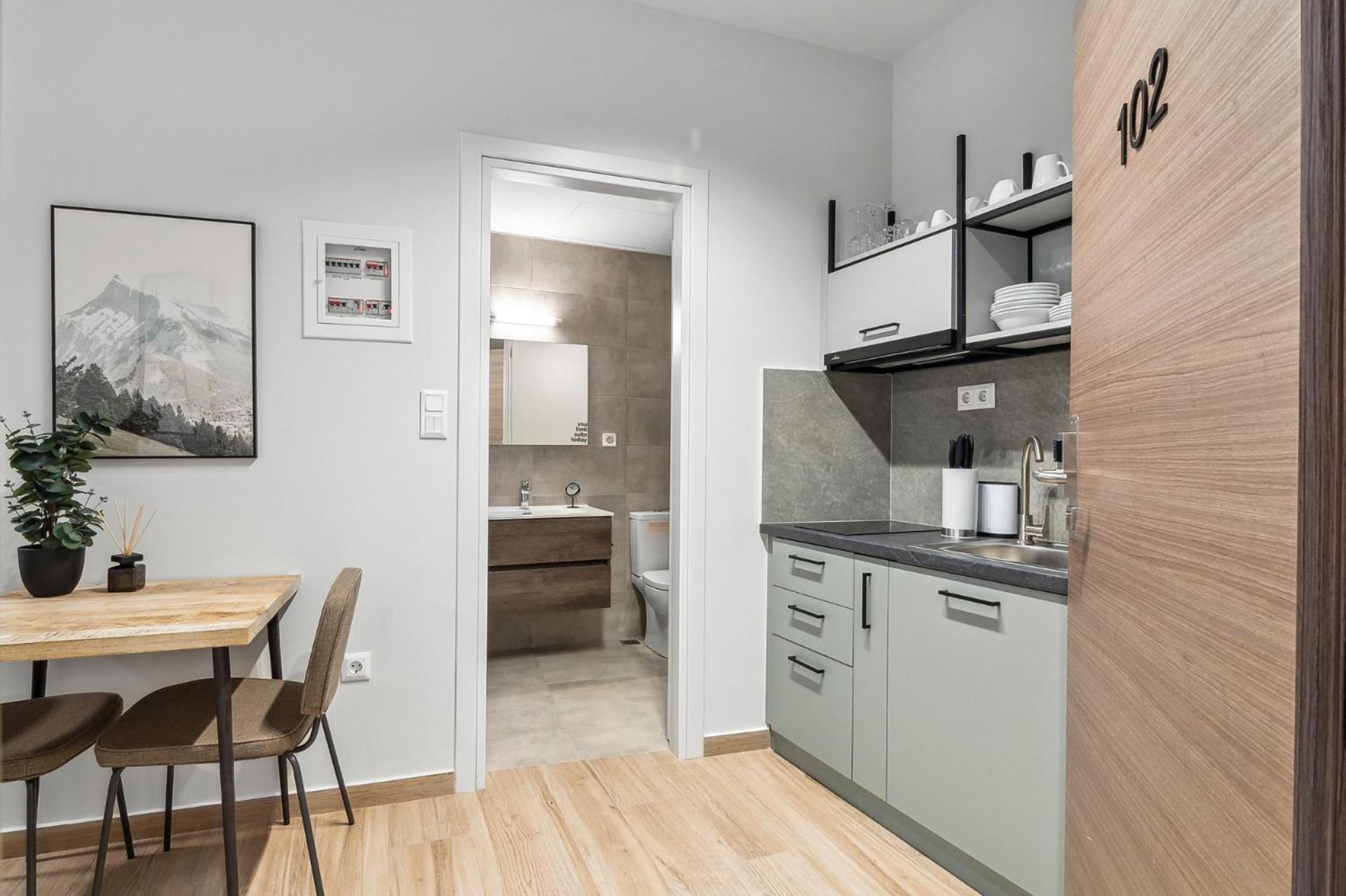 Limehome Athens Solonos City Center Buitenkant foto