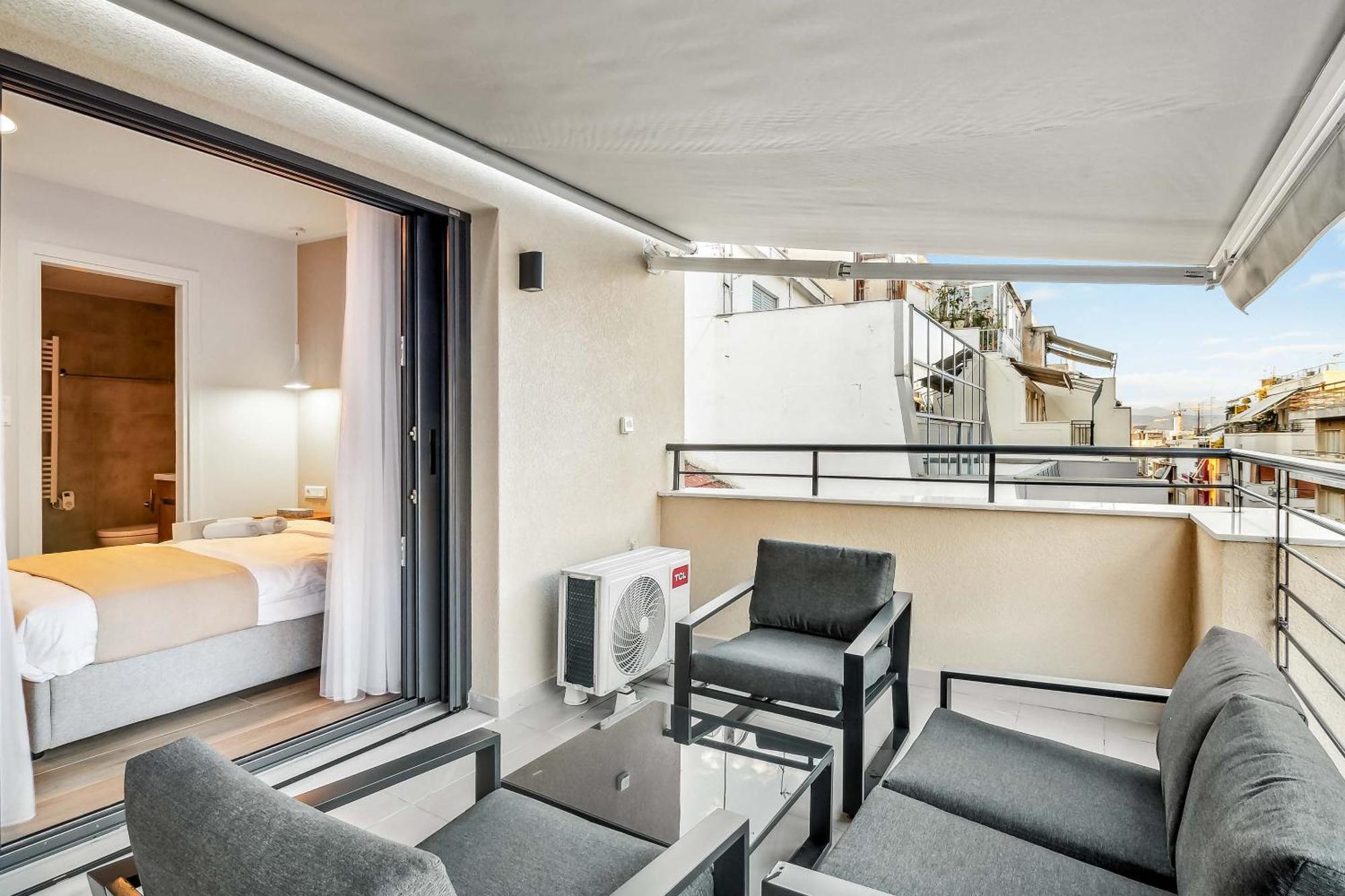 Limehome Athens Solonos City Center Buitenkant foto